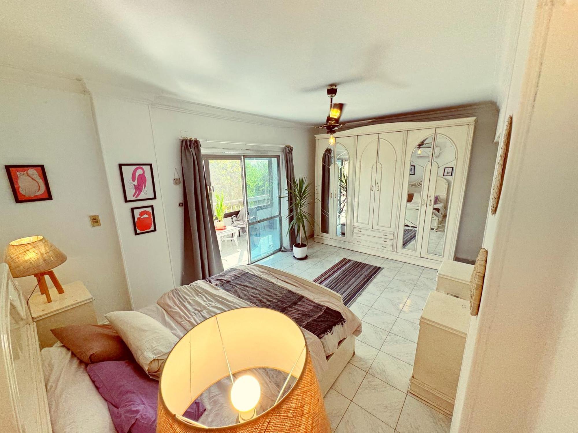 Large Room With Its Own Balcony Kaherah Luaran gambar