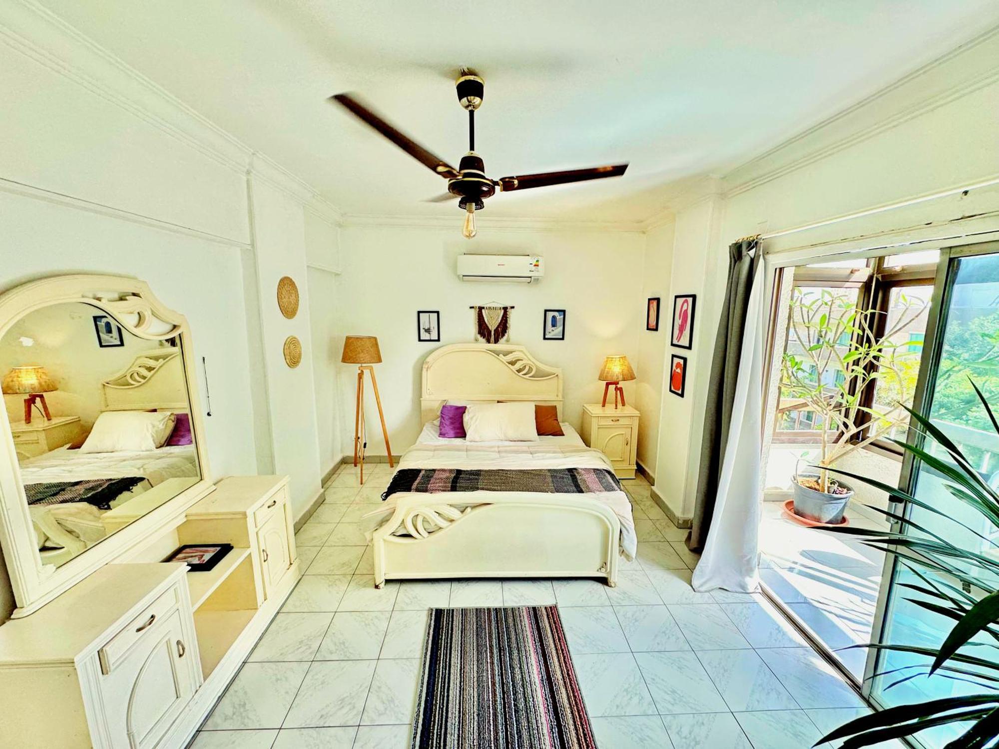 Large Room With Its Own Balcony Kaherah Luaran gambar